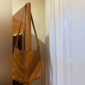 RAVEN + LILY Magnolia (Joanna's Favorite Crossbody) Brown Leather Bag.